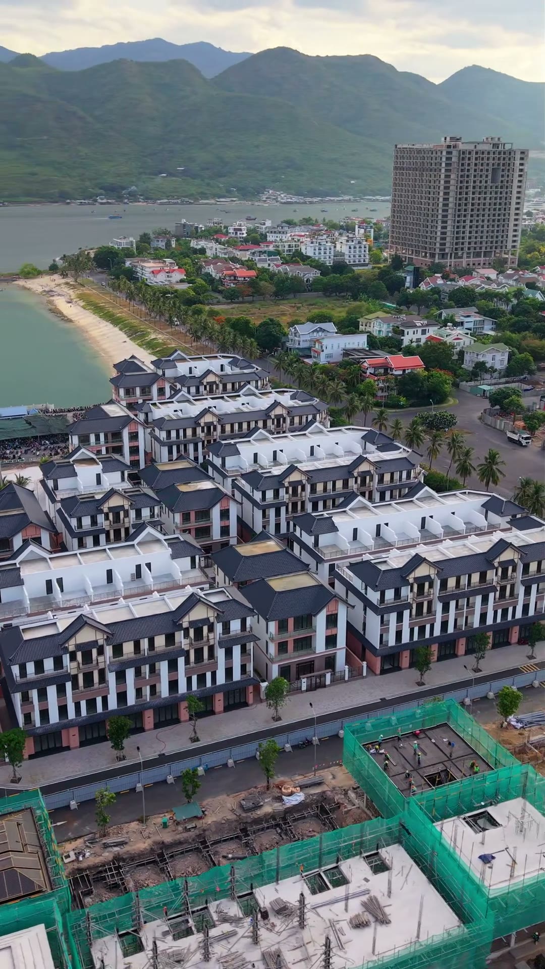 Dãy nhà phố Vinhomes Pearl Bay — ảnh thực tế